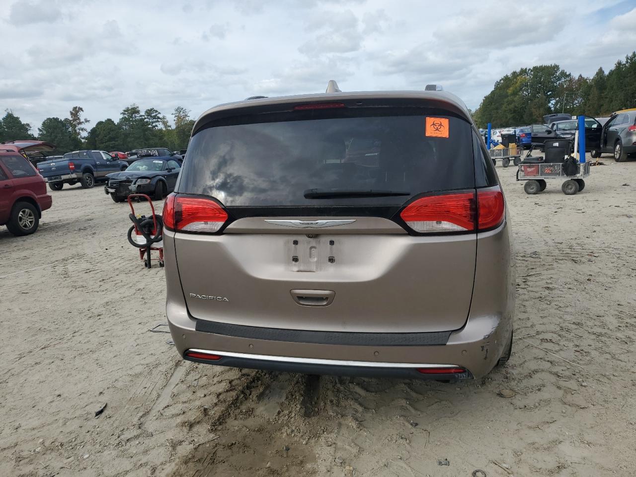 2017 Chrysler Pacifica Touring L Plus VIN: 2C4RC1EG3HR585698 Lot: 85917735