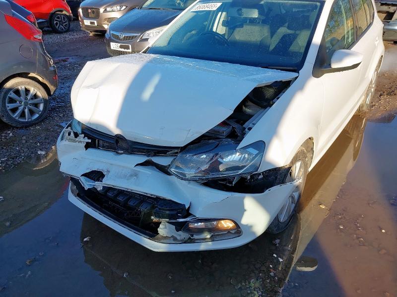 2015 VOLKSWAGEN POLO SE TSI 