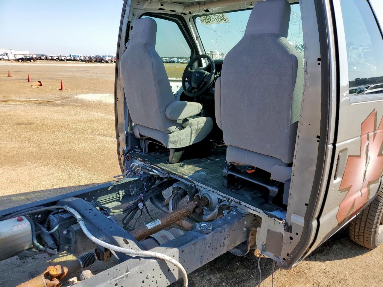 2024 Ford Econoline E450 Super Duty Cutaway Van VIN: 1FDXE4FN5RDD10799 Lot: 84974395