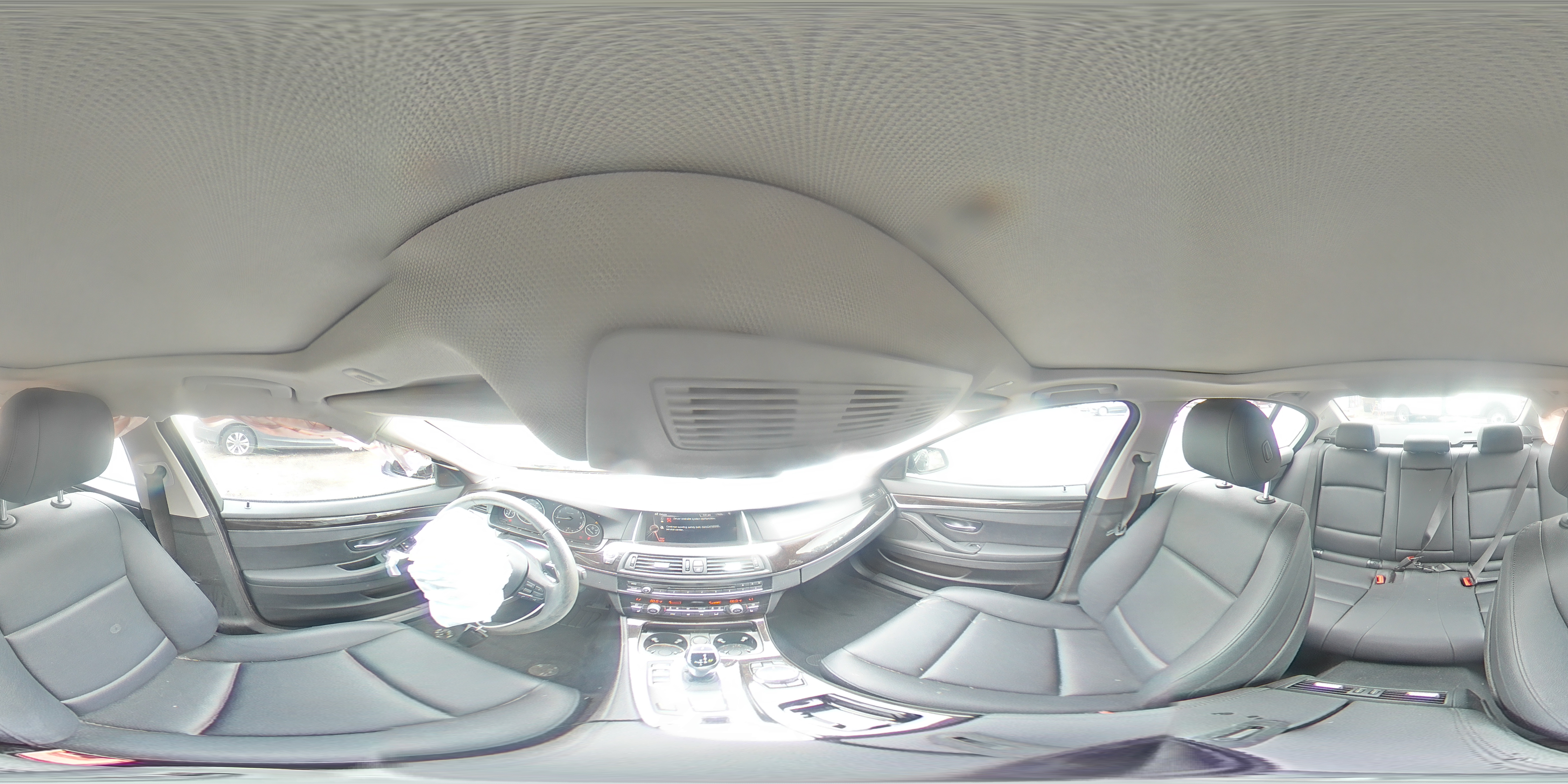 Фото: WBA5A5C51GG354809