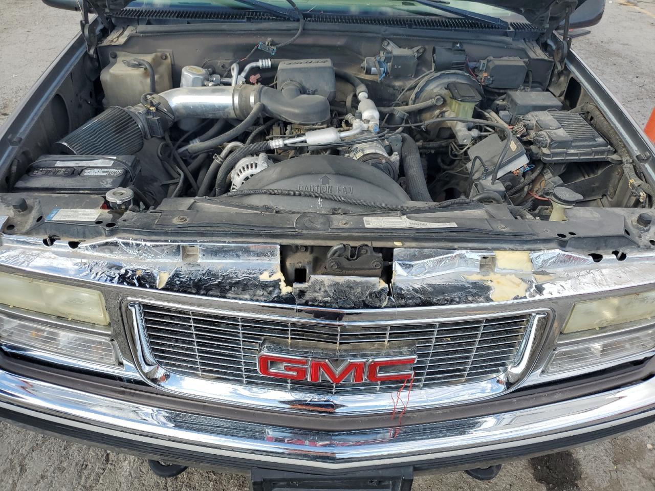 1998 GMC Suburban K1500 VIN: 3GKFK16R2WG513677 Lot: 86166585