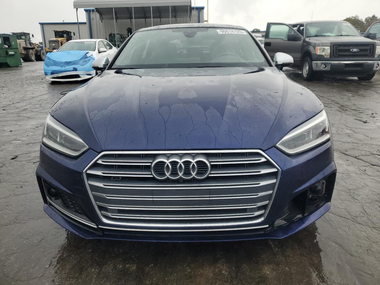 Фото: WAUC4CF53JA023786