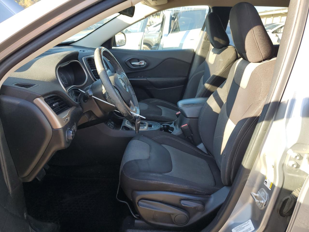 2014 Jeep Cherokee Latitude VIN: 1C4PJLCB6EW123266 Lot: 86085325