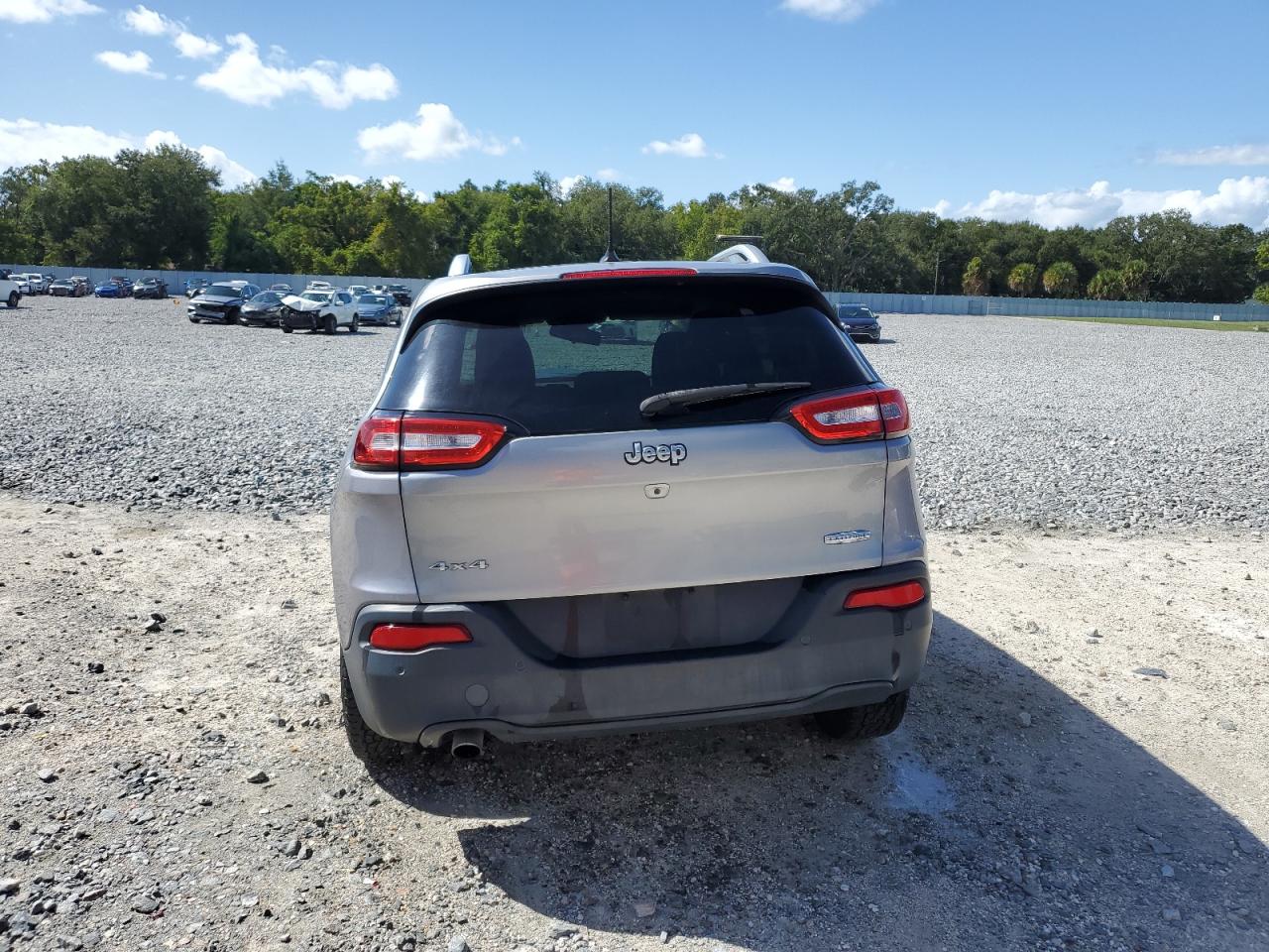 2016 Jeep Cherokee Latitude VIN: 1C4PJMCB1GW221002 Lot: 85761595