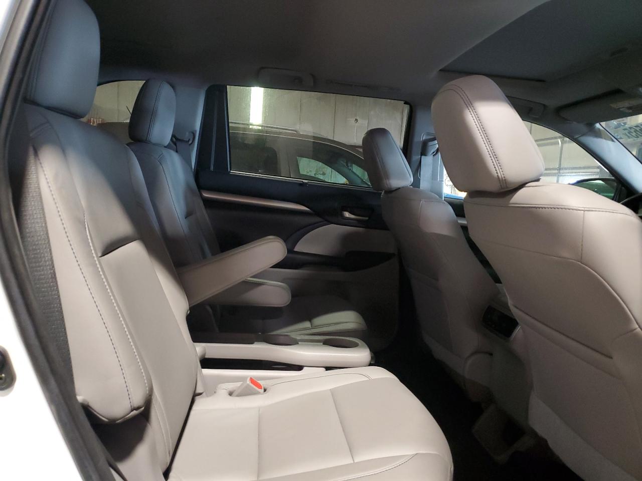 2017 Toyota Highlander Se VIN: 5TDKZRFH0HS516934 Lot: 87401565