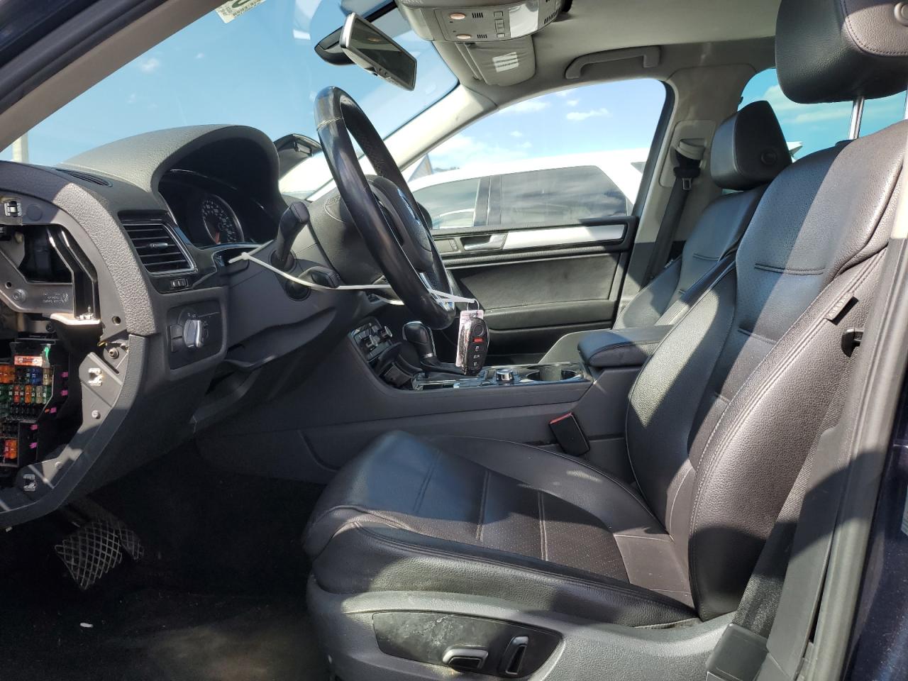 2012 Volkswagen Touareg V6 VIN: WVGFF9BP4CD000230 Lot: 85337545