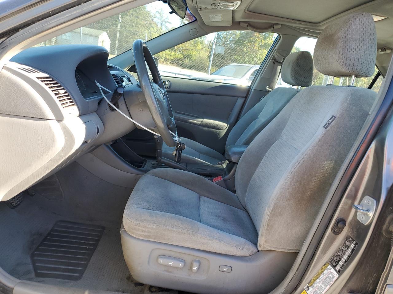 2004 Toyota Camry Le VIN: 4T1BE30KX4U939793 Lot: 82566955