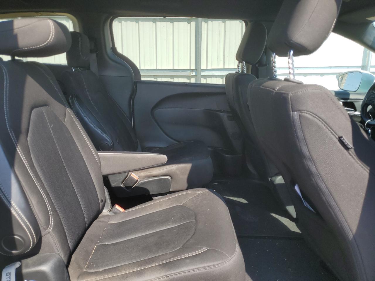 2020 Chrysler Pacifica Touring VIN: 2C4RC1FG2LR109997 Lot: 82526245