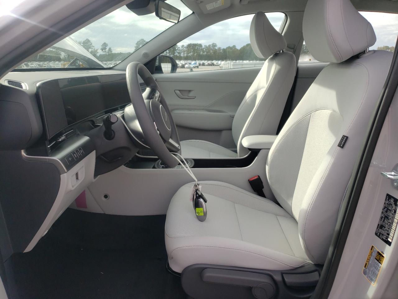 2026 Hyundai Kona Se VIN: KM8HA3AB7TU352597 Lot: 81976825