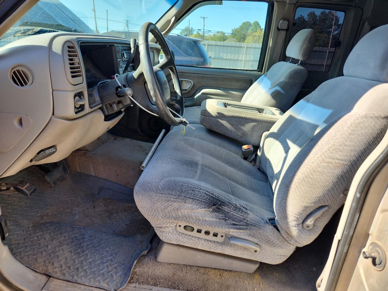 1998 Chevrolet Gmt-400 K1500 VIN: 1GCEK19R0WR148922 Lot: 85682365