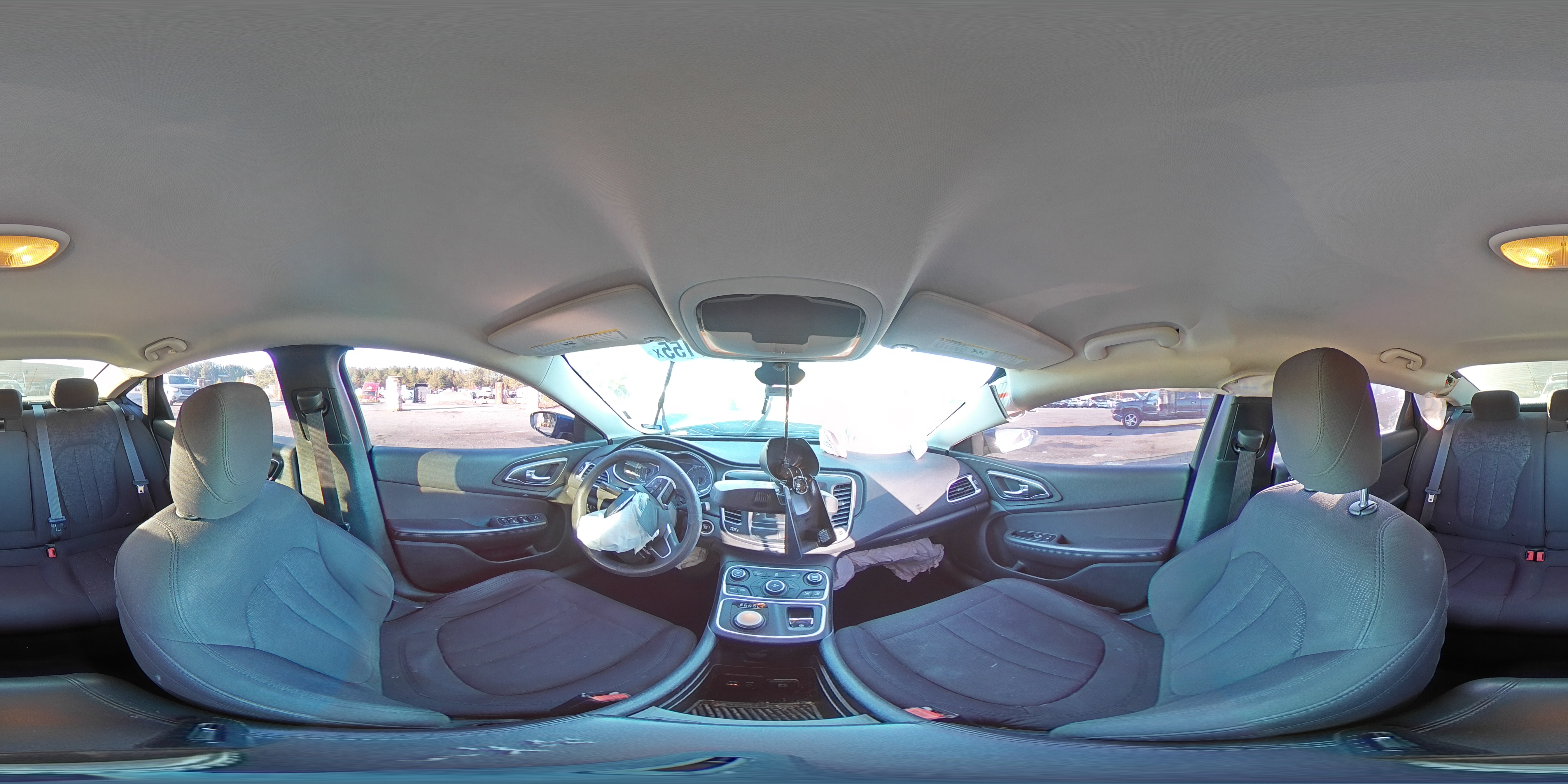 2015 Chrysler 200 Limited VIN: 1C3CCCAB8FN667372 Lot: 82701155