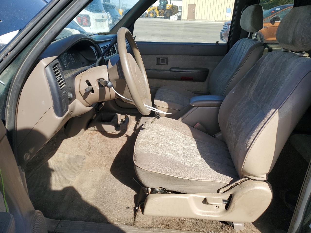 2000 Toyota Tacoma Xtracab VIN: 4TAVL52N1YZ642510 Lot: 82583305