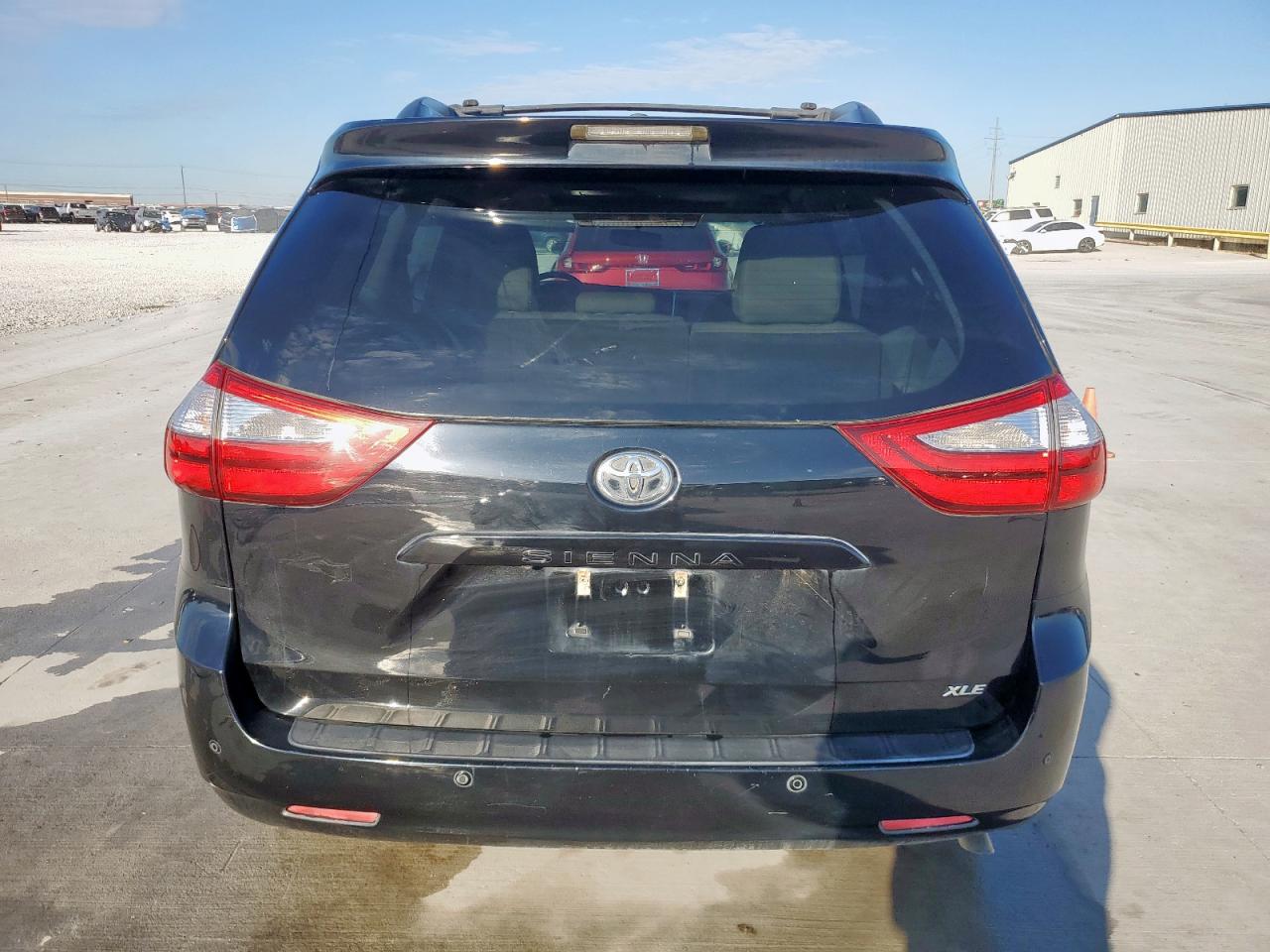 2015 Toyota Sienna Xle VIN: 5TDYK3DC4FS629981 Lot: 85315005