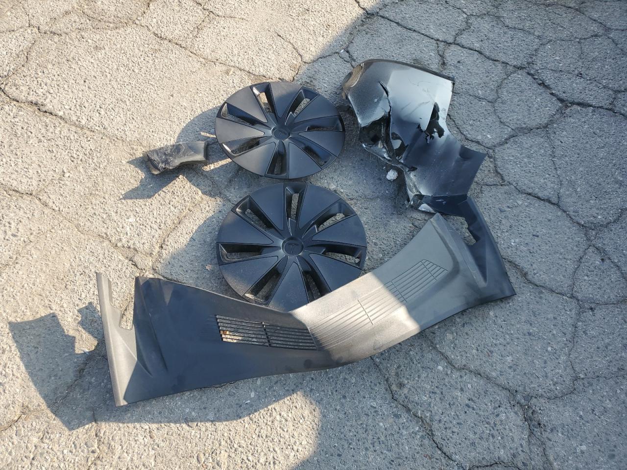 2024 Tesla Model 3 VIN: 5YJ3E1EAXRF871055 Lot: 85954065