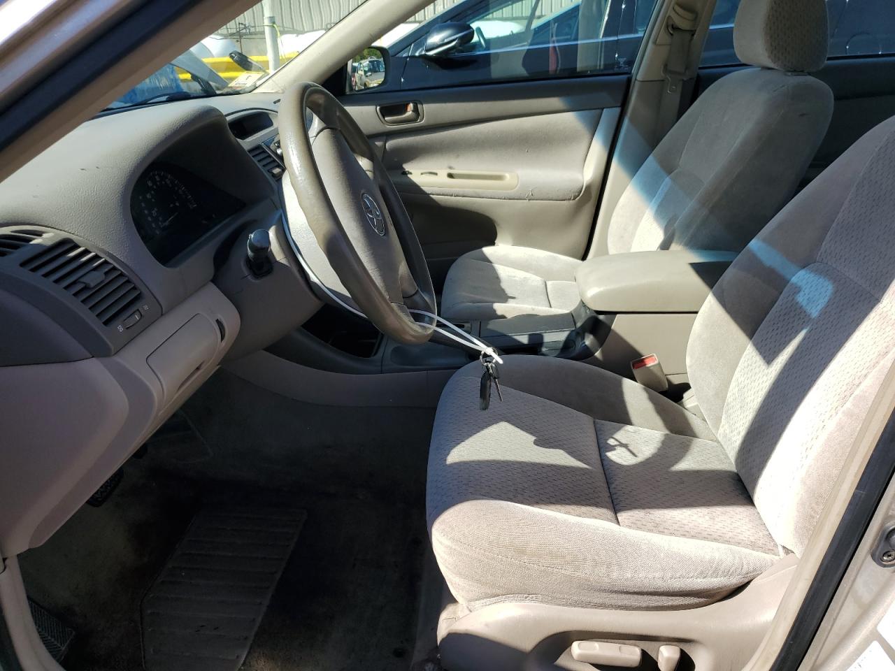 2003 Toyota Camry Le VIN: 4T1BE32K73U233201 Lot: 84635075