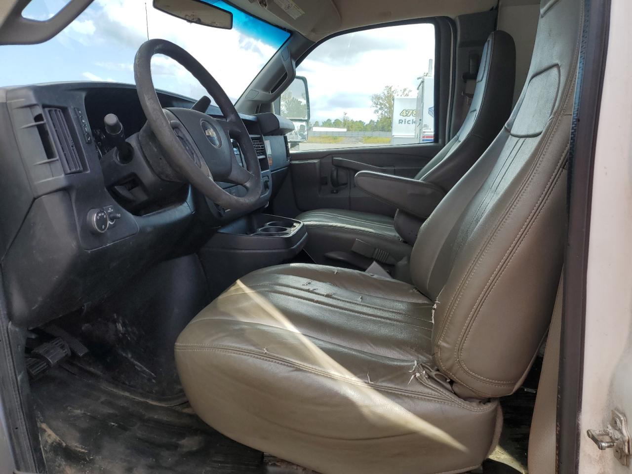 2017 Chevrolet Express G3500 VIN: 1GB0GRFG5H1135991 Lot: 84641045