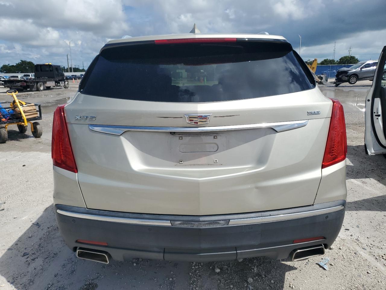 2017 Cadillac Xt5 Luxury VIN: 1GYKNBRS8HZ108720 Lot: 82295035