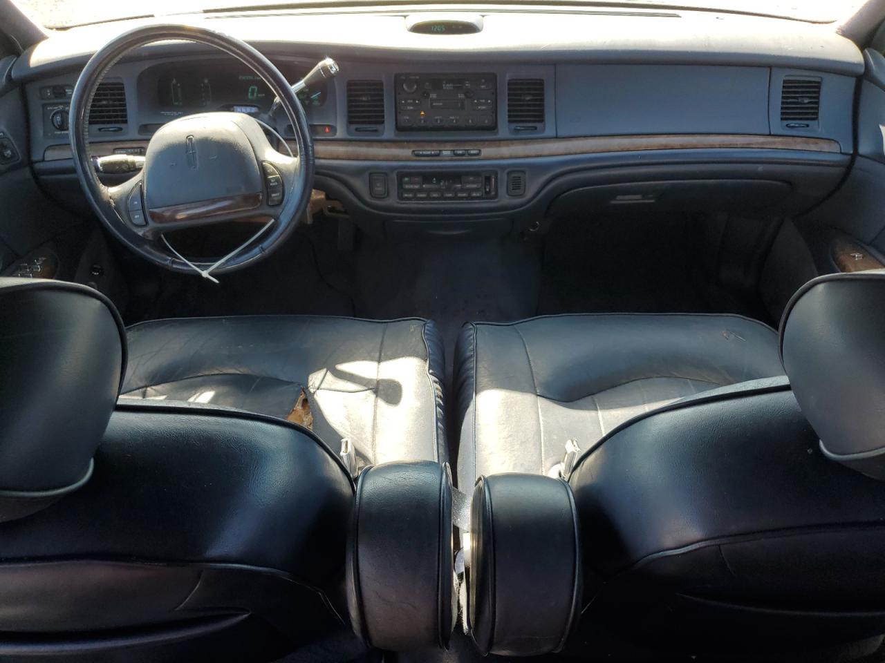 1996 Lincoln Town Car Executive VIN: 1LNLM81W9TY728954 Lot: 85326925