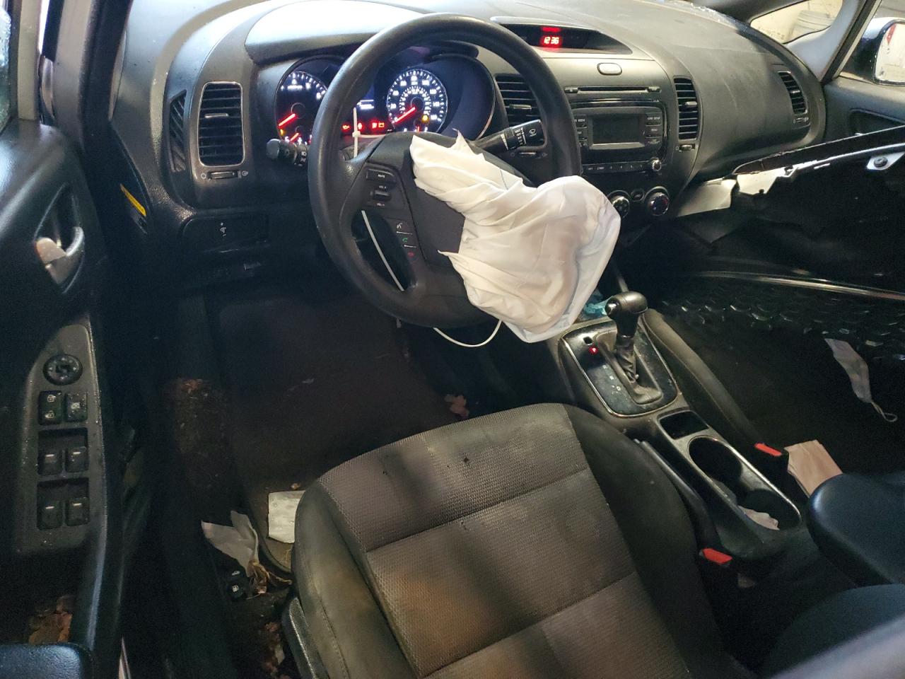 2017 Kia Forte Lx VIN: 3KPFK4A7XHE136016 Lot: 90796355