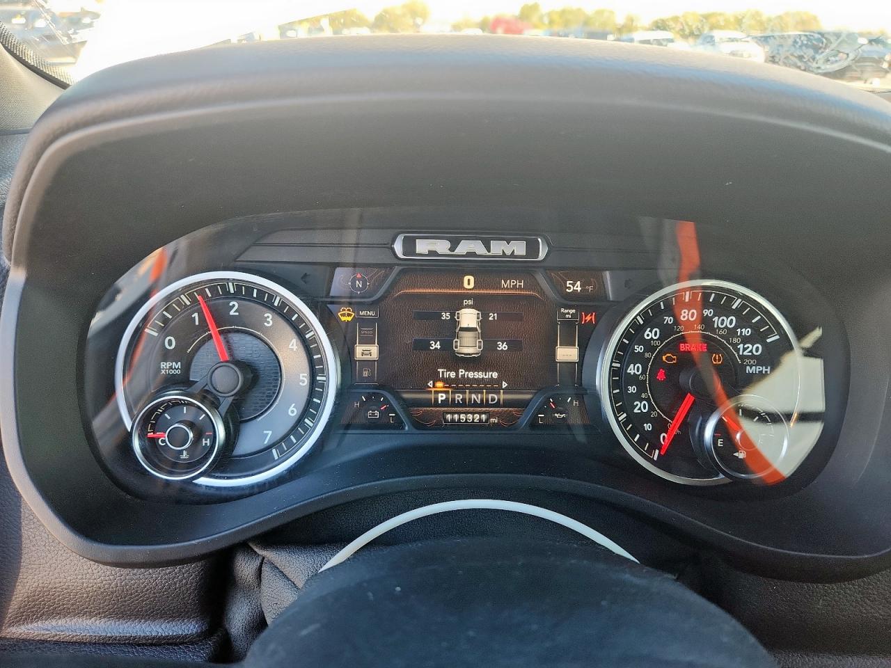 2022 Ram 1500 Big Horn/Lone Star VIN: 1C6RREFG0NN217872 Lot: 90135135