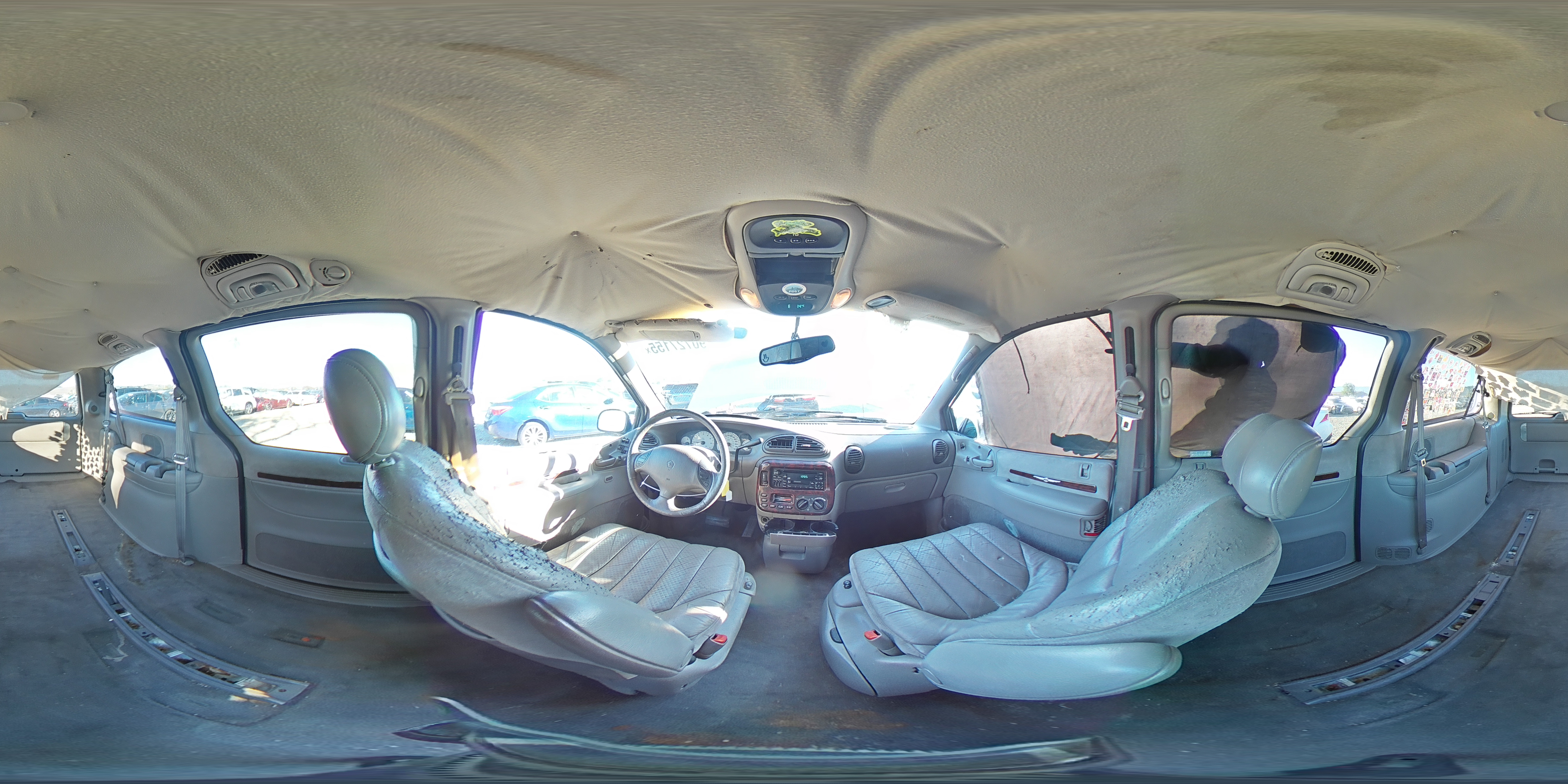 2000 Chrysler Town & Country Limited VIN: 1C4GP64L2YB619815 Lot: 90727155