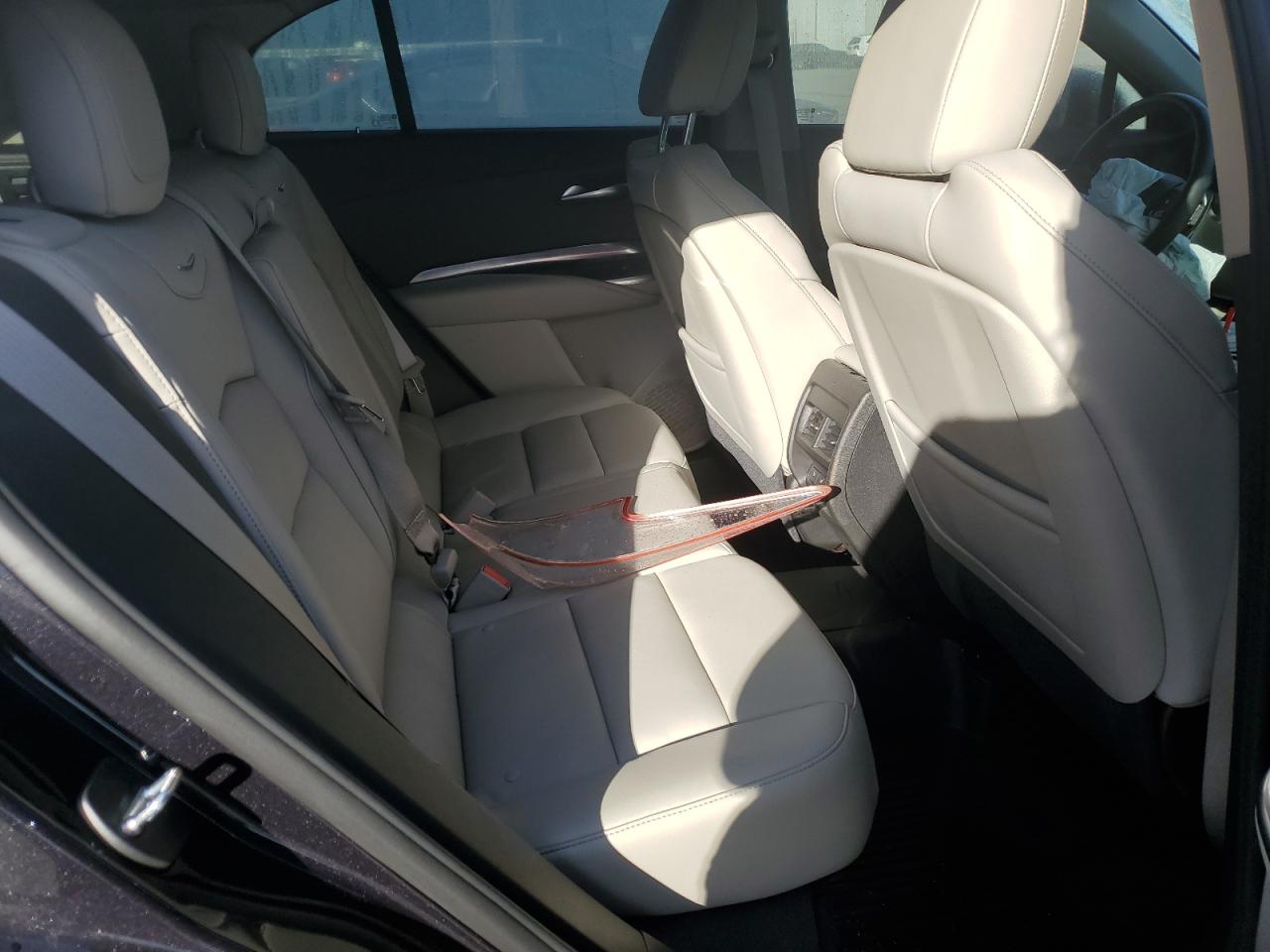 2023 Cadillac Xt4 Luxury VIN: 1GYAZAR41PF107940 Lot: 82339185