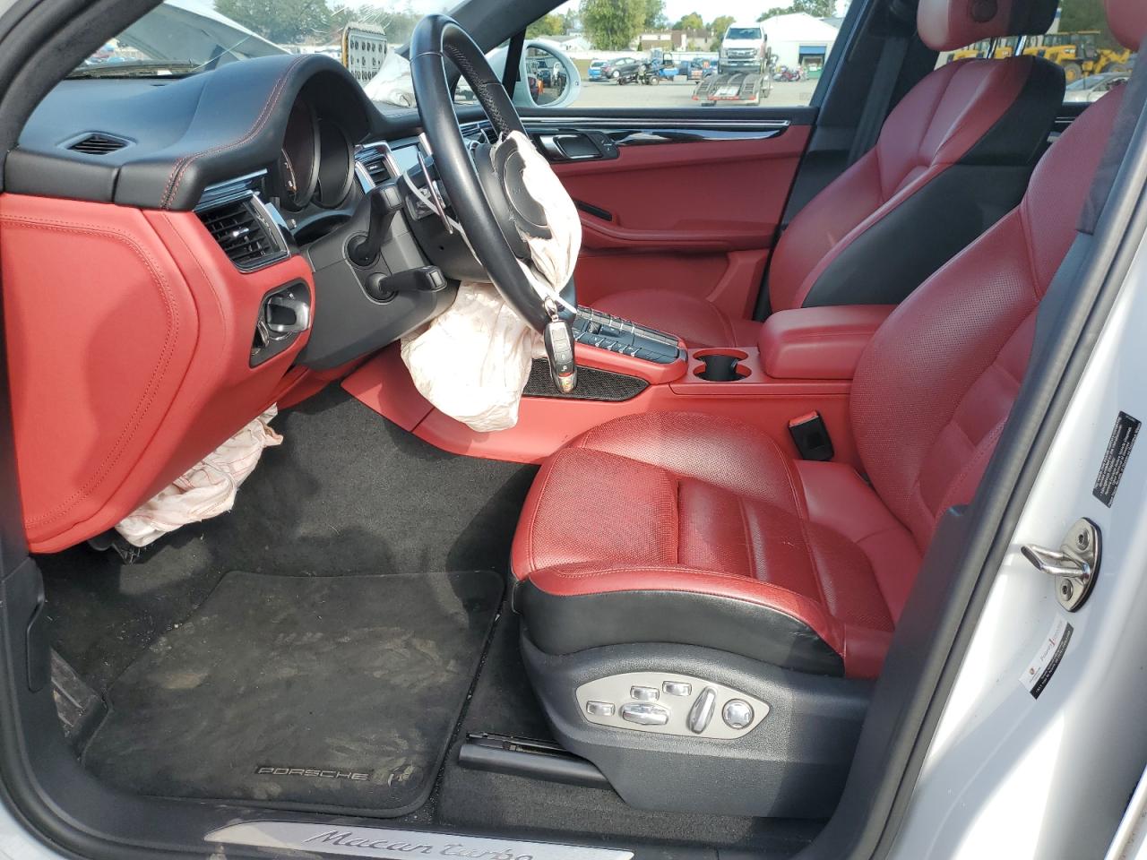 2016 Porsche Macan Turbo VIN: WP1AF2A55GLB92502 Lot: 86273365