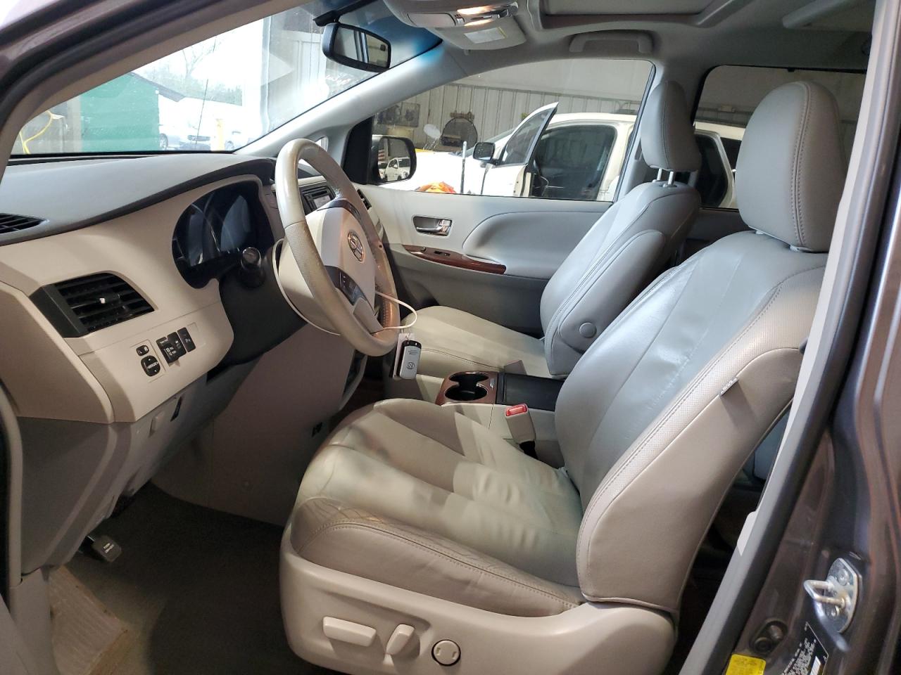 2012 Toyota Sienna Xle VIN: 5TDDK3DC7CS047951 Lot: 85266065