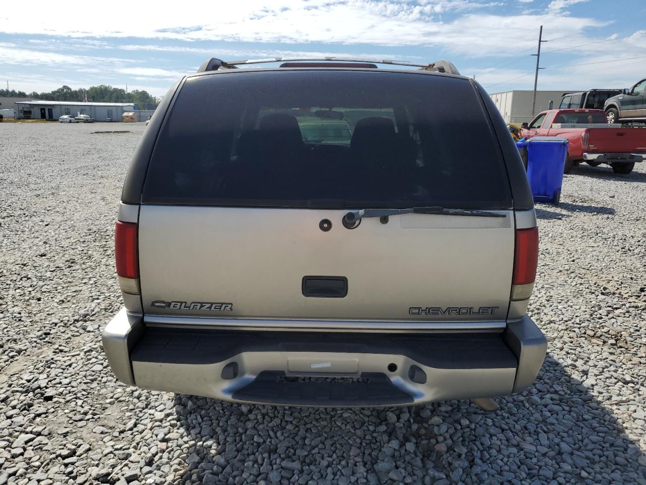 2000 Chevrolet Blazer VIN: 1GNDT13W7Y2318669 Lot: 84864105