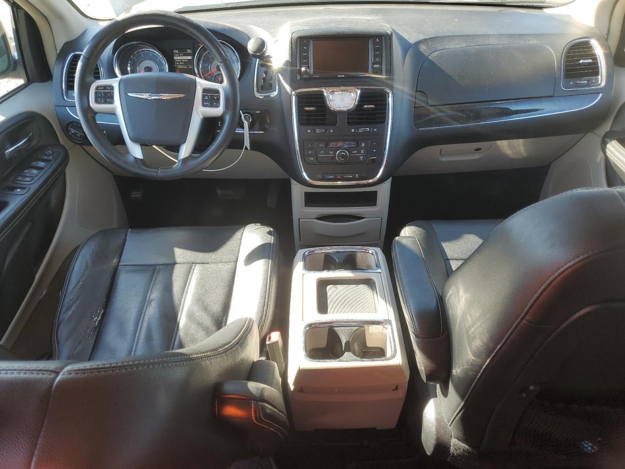 2016 Chrysler Town & Country Touring VIN: 2C4RC1BG2GR135415 Lot: 82581395