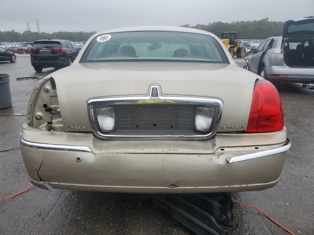 2005 Lincoln Town Car Signature VIN: 1LNHM81W15Y652509 Lot: 90406735