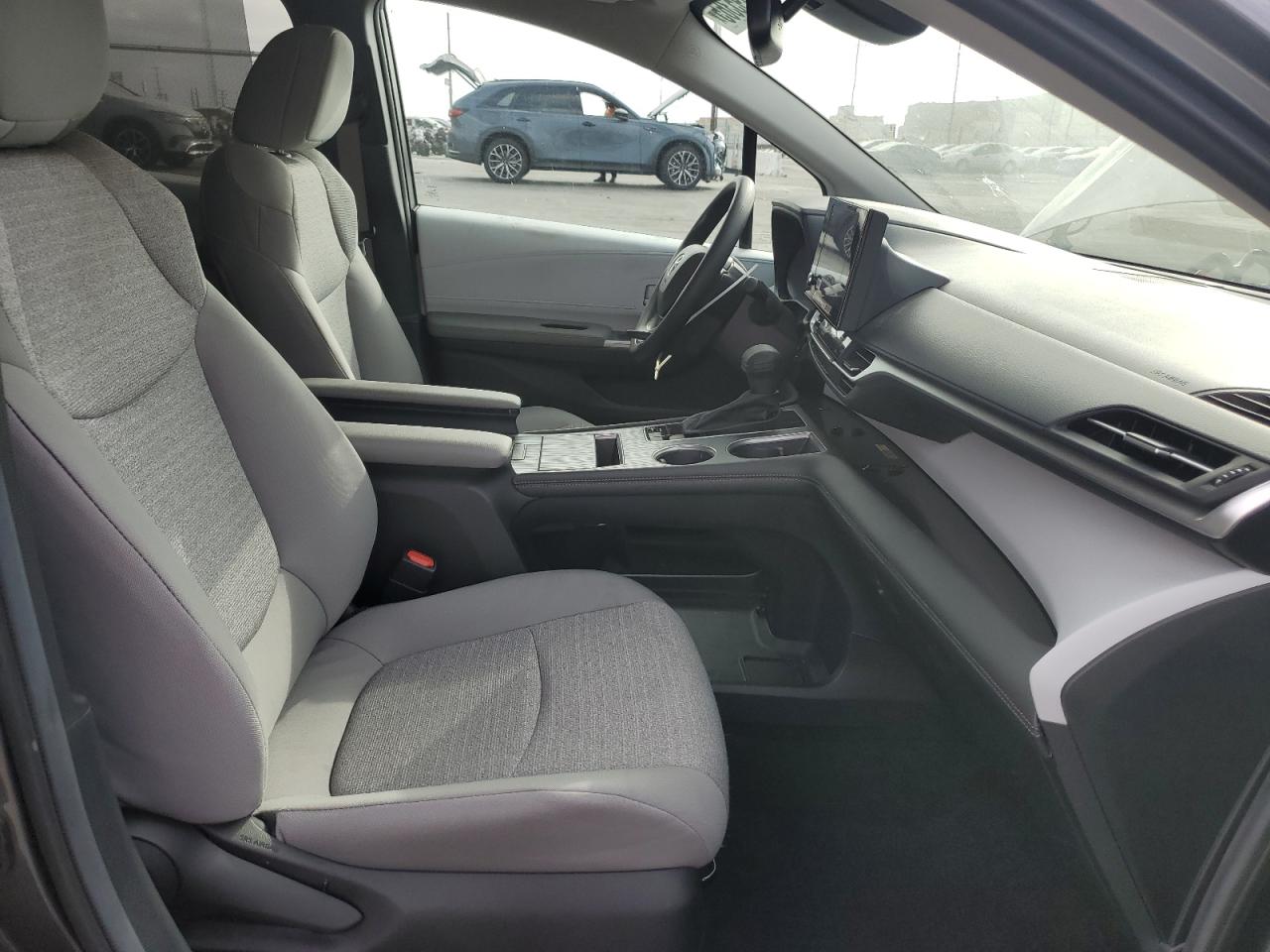 2025 Toyota Sienna Le VIN: 5TDBRKEC6SS263705 Lot: 86495365