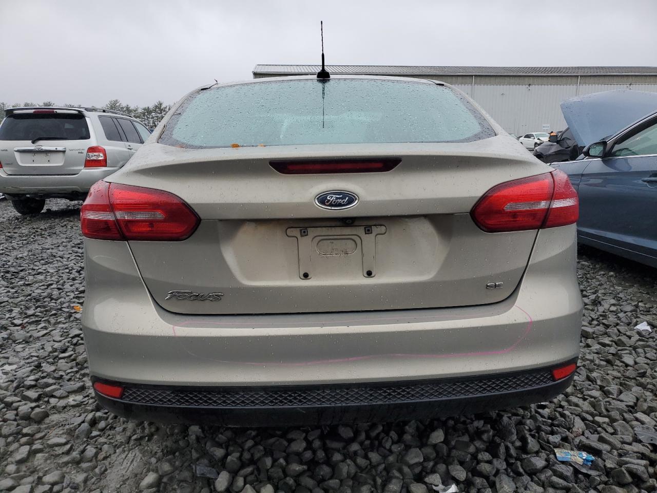 2016 Ford Focus Se VIN: 1FADP3F26GL239915 Lot: 86287415