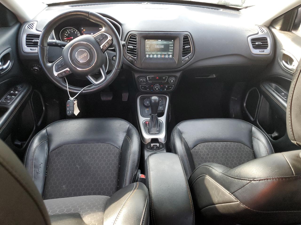 2018 Jeep Compass Latitude VIN: 3C4NJDBB2JT315850 Lot: 86677275