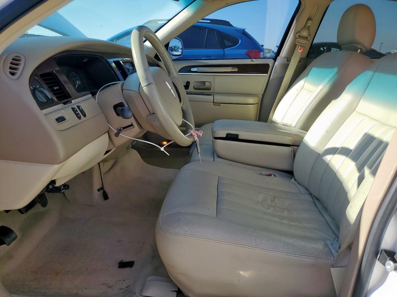 2006 Lincoln Town Car Signature VIN: 1LNHM81W86Y632761 Lot: 82408045