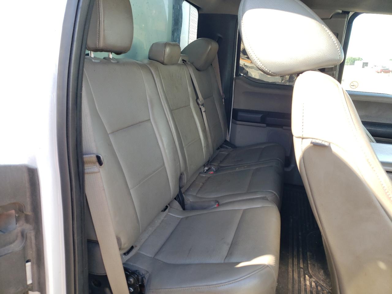 2017 Ford F550 Super Duty Hy Rail VIN: 1FD0X5HT7HEE08562 Lot: 84399615