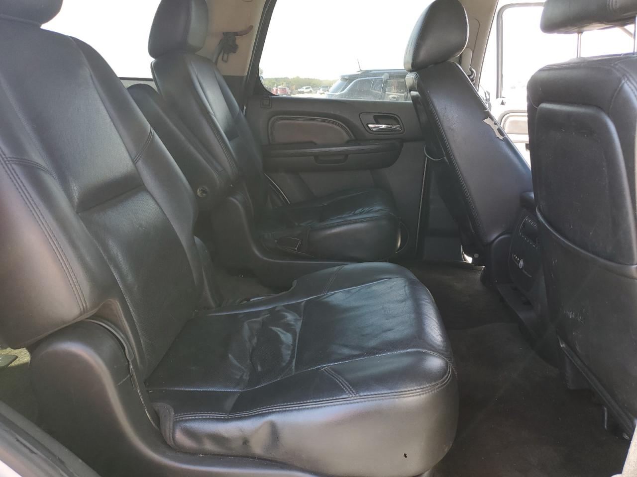 2011 GMC Yukon Denali VIN: 1GKS1EEFXBR345832 Lot: 82387665