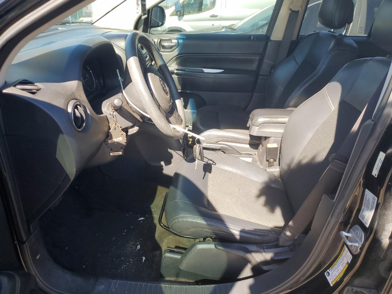 2015 Jeep Compass Sport VIN: 1C4NJDAB0FD101096 Lot: 82234115