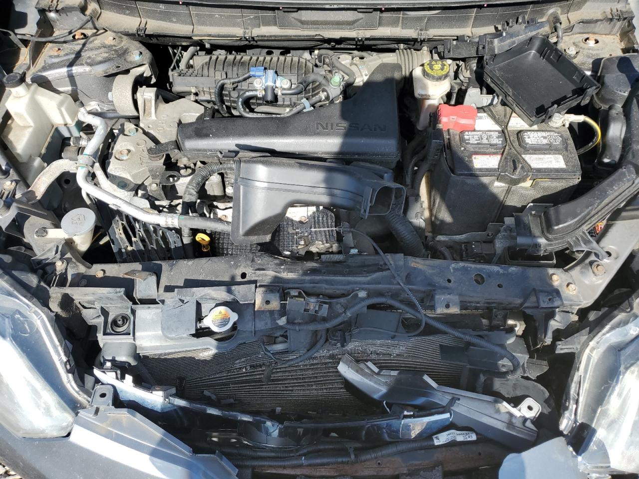 2015 Nissan Rogue S VIN: KNMAT2MV5FP570198 Lot: 82289095