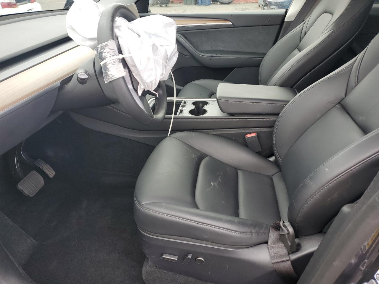 2023 Tesla Model Y VIN: 7SAYGDEE2PF758186 Lot: 90446595