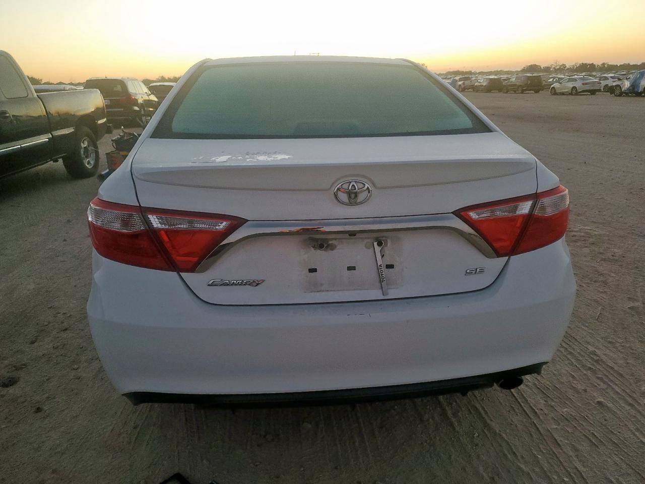 2016 Toyota Camry Le VIN: 4T1BF1FK2GU238520 Lot: 86320975