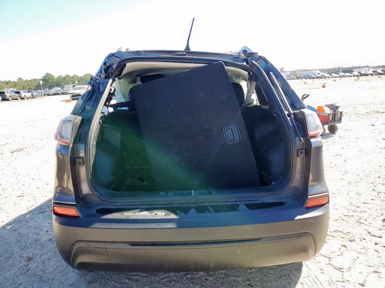 2020 Jeep Cherokee Latitude Plus VIN: 1C4PJLLB0LD624114 Lot: 90876215