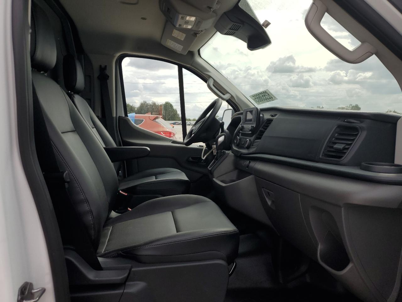 2024 Ford Transit T-250 VIN: 1FTBR1Y88RKB57274 Lot: 82553665