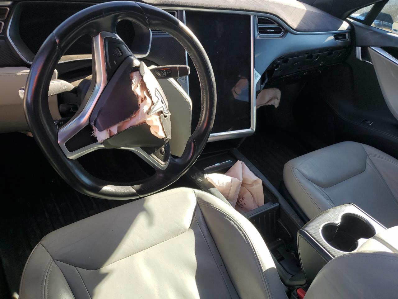 2016 Tesla Model S VIN: 5YJSA1E27GF133694 Lot: 86589755