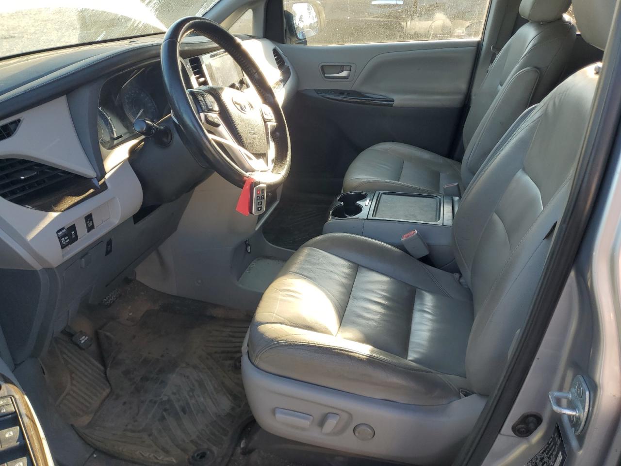 2015 Toyota Sienna Xle VIN: 5TDYK3DC7FS549901 Lot: 82412605