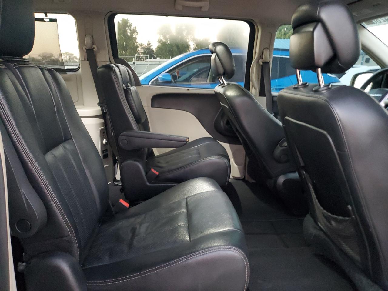 2015 Chrysler Town & Country Touring L VIN: 2C4RC1CG8FR582246 Lot: 84428605