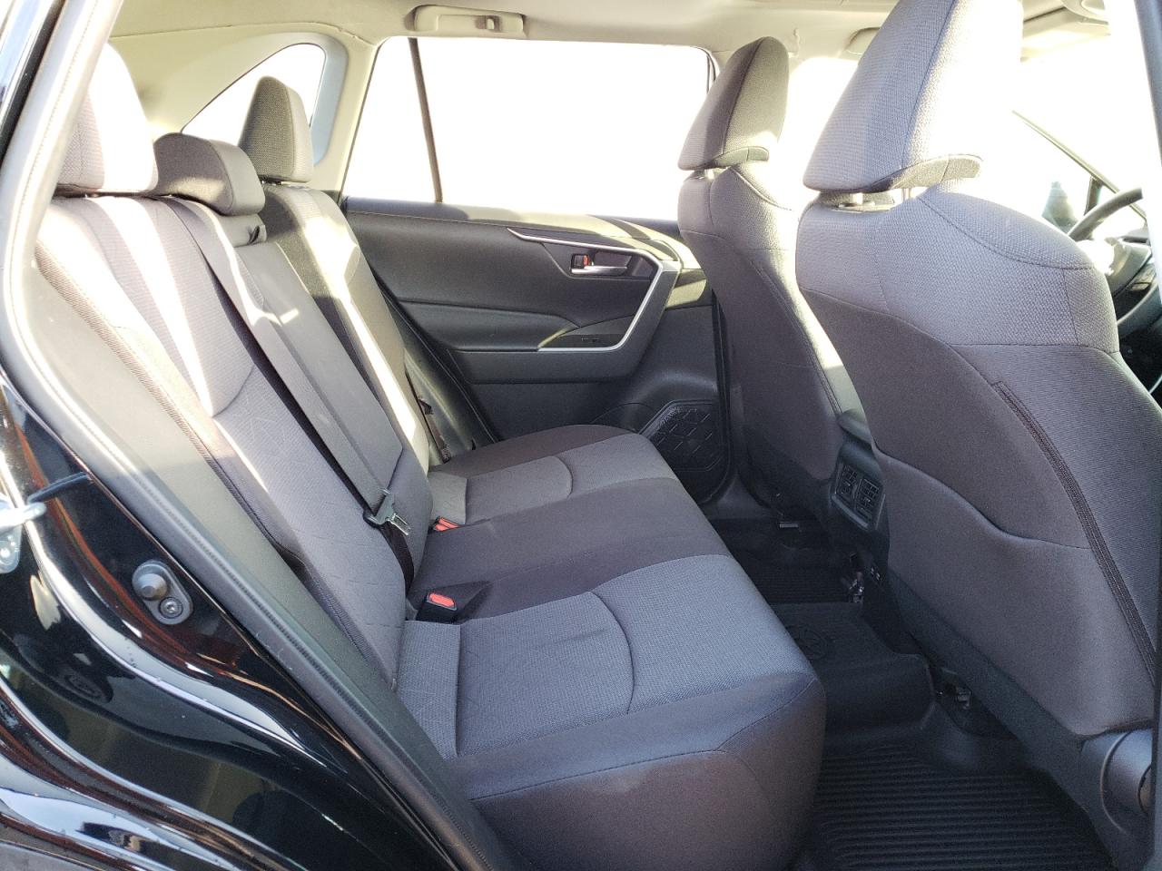 2021 Toyota Rav4 Xle VIN: JTMP1RFV1MD079440 Lot: 89727575