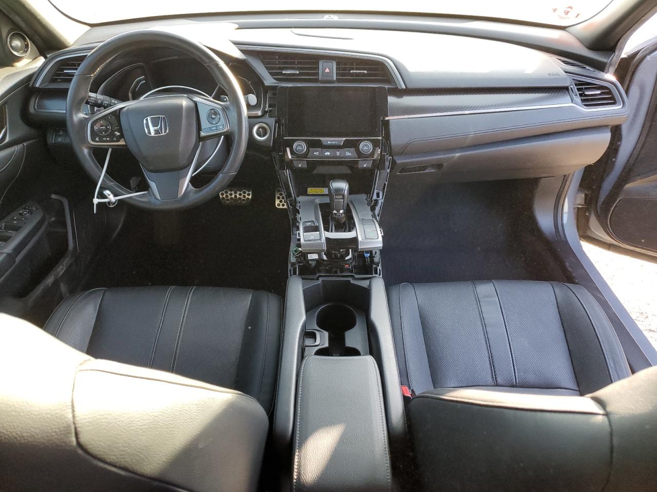 2018 Honda Civic Sport Touring VIN: SHHFK7H90JU307251 Lot: 84174985