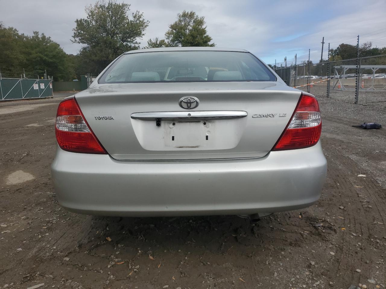 2004 Toyota Camry Le VIN: 4T1BE32KX4U907522 Lot: 85763135