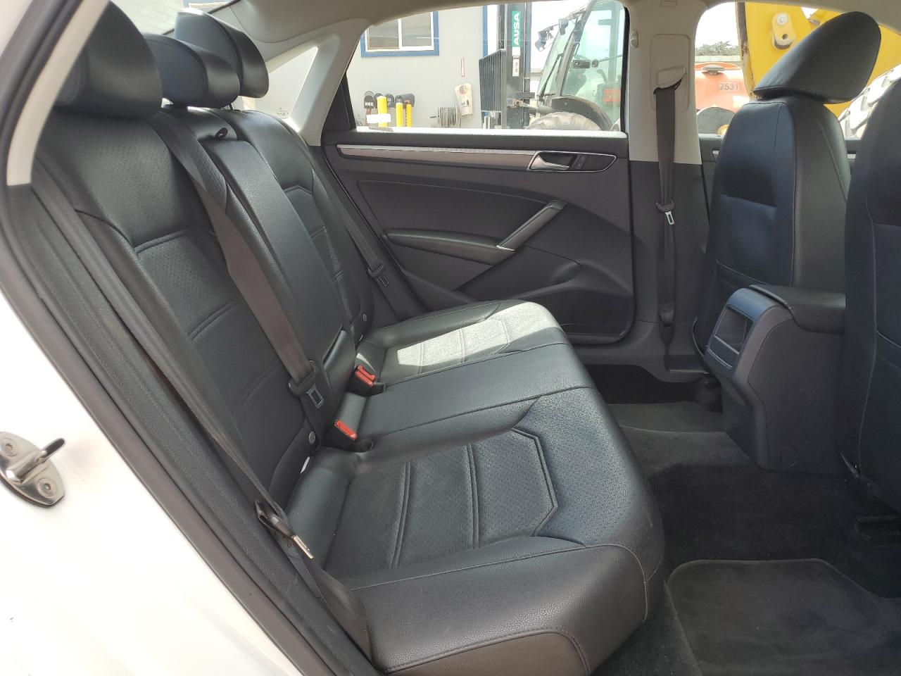 2017 Volkswagen Passat R-Line VIN: 1VWDT7A34HC067377 Lot: 84054685